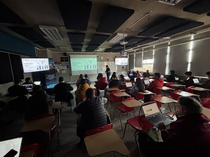 Asistentes durante el workshop Codex para todos